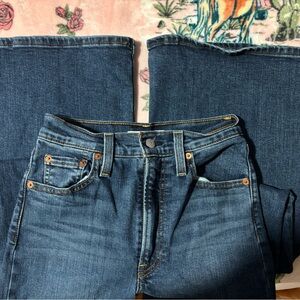 Levi’s ribcage bell , medium wash